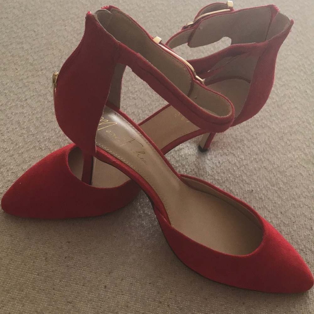 Red suede mark Fisher pumps